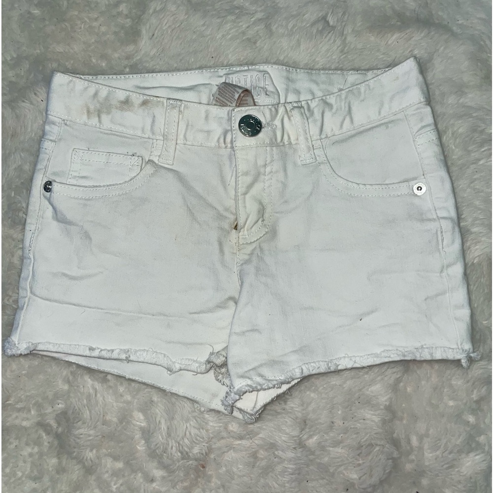 White shorts size s